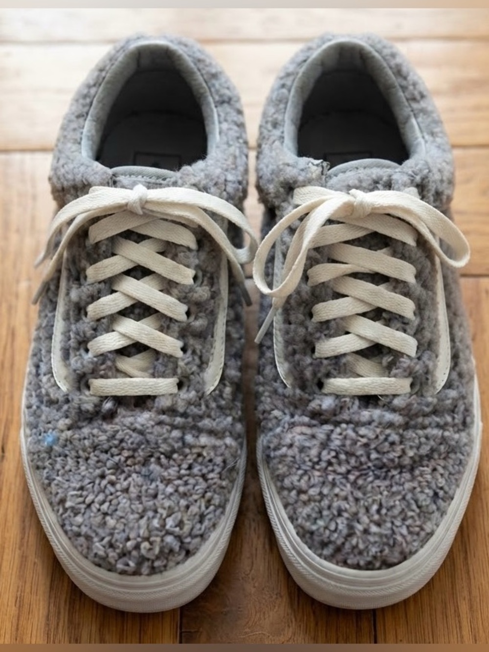 Vans Gray Fuzzy Sherpa Teddy Fleece Low Top Sneakers Skate Shoes Women 7/Men 5.5